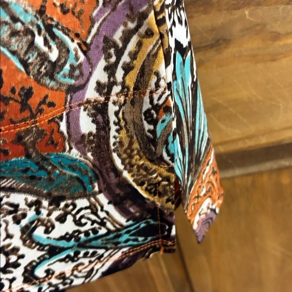 LIKE NEW Attitudes By Renee Tunic top with pockets rust paisley L - Picture 4 of 7